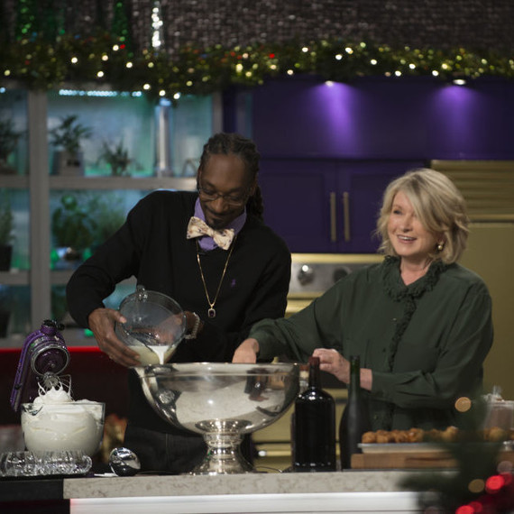 Martha and Snoop making eggnog on the Christmas episode of their show Martha and Snoop making eggnog on the Christmas episode of their show