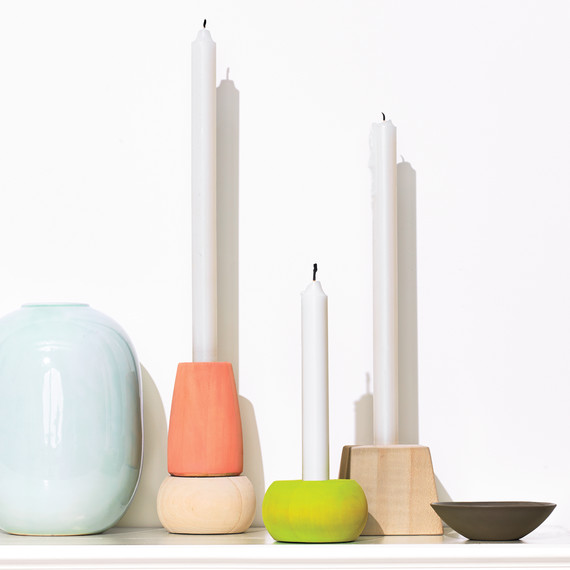 candles-on-mantle-365-d111491.jpg