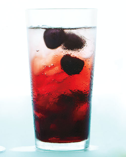 cherry-spritzer-0711mbd107405.jpg