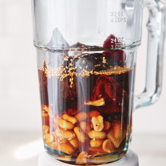 chilis-in-blender-057-d112543.jpg