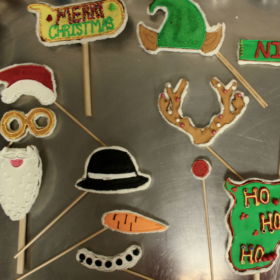 gingerbread-photo-booth-dec16.jpg (skyword:375510)