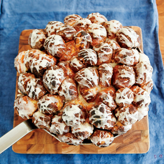glazed-cinnamon-bun-mld108157.jpg