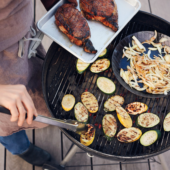 grill-steak-0052-comp-d111106.jpg