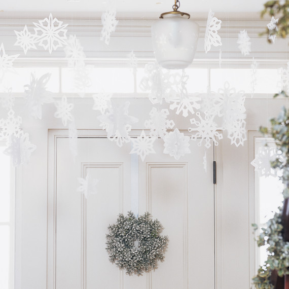 paper-snowflakes-ceiling-1015.jpg
