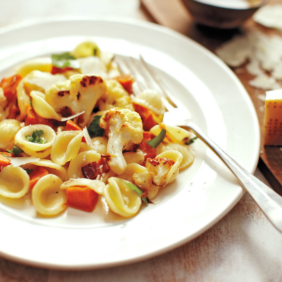 Pasta bacon veggie dish Pasta bacon veggie dish