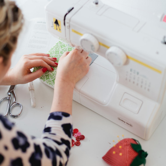 Here's How To Clean Oil And Maintain Your Sewing Machine Martha Enchanting How To Clean A Sewing Machine Here's How To Clean Oil And Maintain Your Sewing Machine Martha Enchanting How To Clean A Sewing Machine