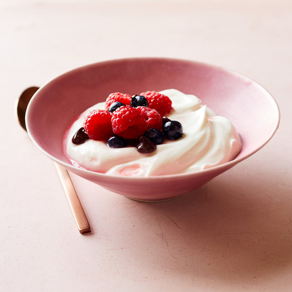 workout yogurt with berries workout yogurt with berries
