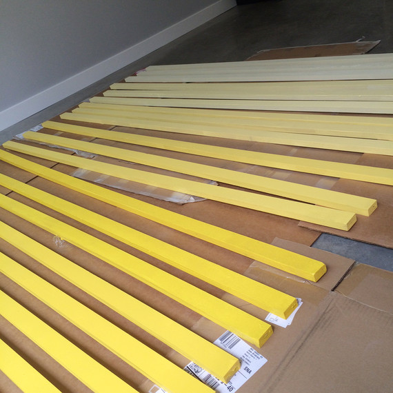 yellow-ombre-headboard-5-0915.jpg (skyword:189491)