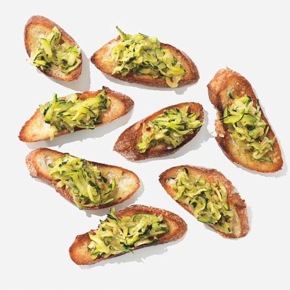 zucchini-crostini-129-d112023.jpg