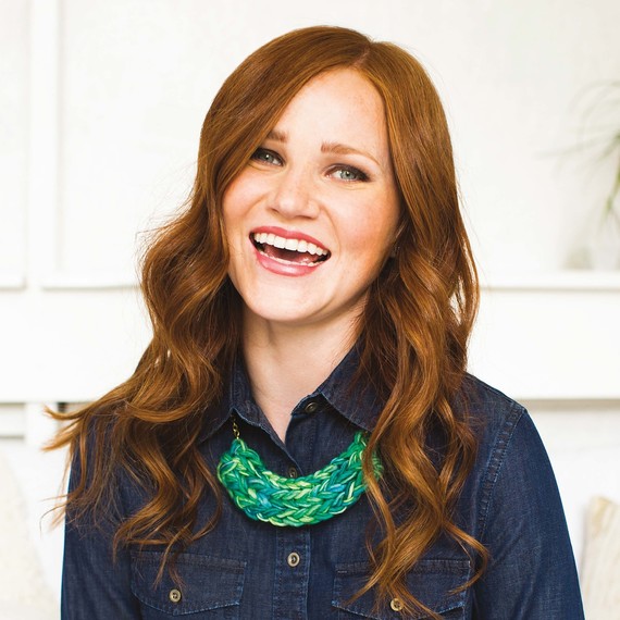 Finger-Knit-Statement-Necklace.jpg (skyword:188294)