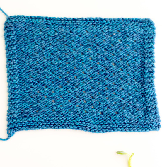 diagonal-scallop-stitch-0815-3.jpg (skyword:188210)