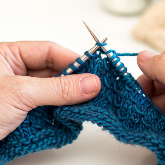 diagonal-scallop-stitch-0815-6.jpg (skyword:188213)