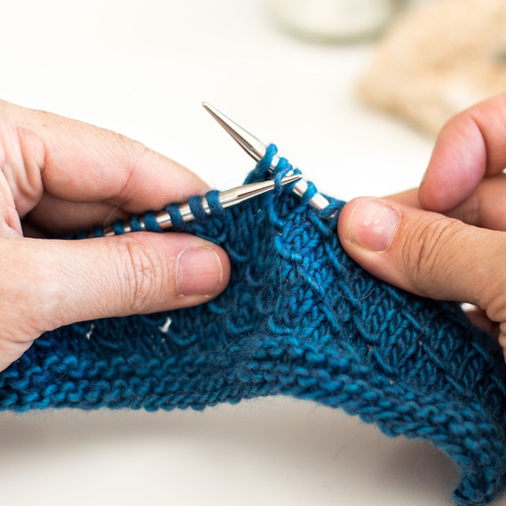diagonal-scallop-stitch-0815-7.jpg (skyword:188214)
