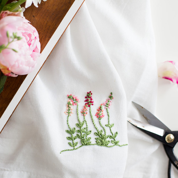 floral-embroidery-pattern-6_27_16-6805.jpg (skyword:295582)