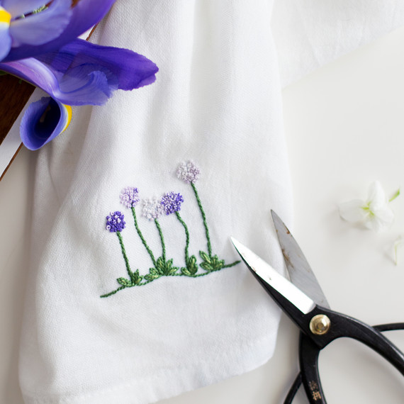 floral-embroidery-pattern-6_27_16-6810.jpg (skyword:295596)