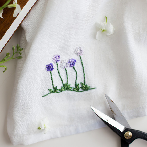 floral-embroidery-pattern-6_27_16-6820.jpg (skyword:295574)