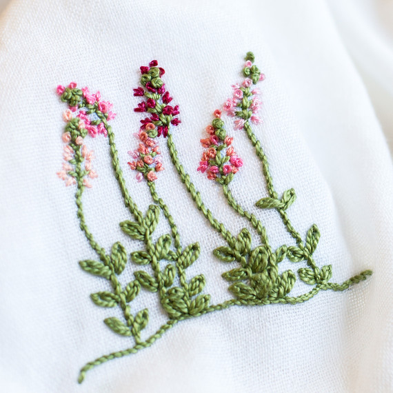 floral-embroidery-pattern-6_27_16-6849.jpg (skyword:295595)