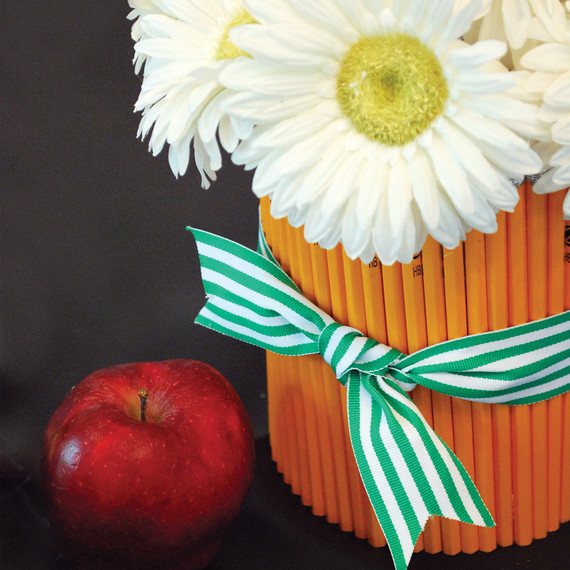 graduation-centerpeices-5-0915.jpg (skyword:184799)
