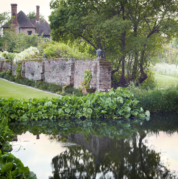 medieval moat surrounding sissinghurst in england medieval moat surrounding sissinghurst in england