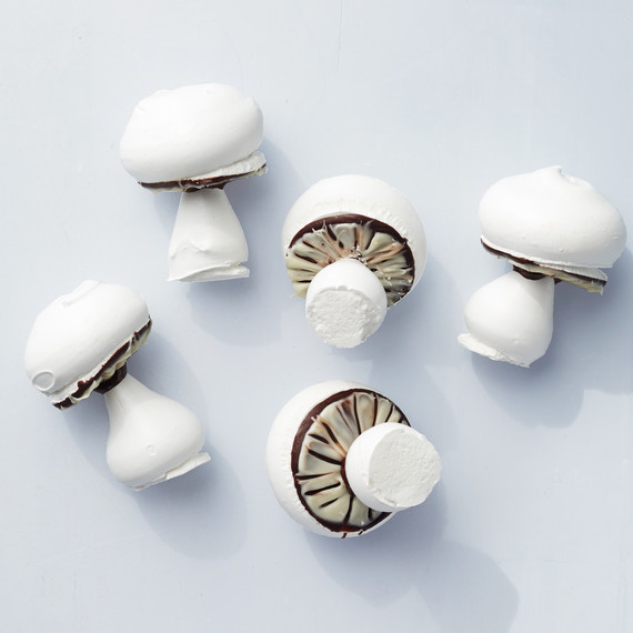 meringue-mushrooms-052-d111566.jpg