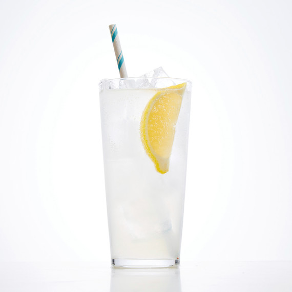 tom-collins-cocktail-102882438.jpg