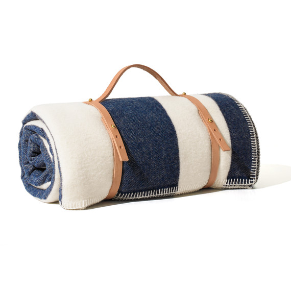 blanket-holder-silo-268-d111981.jpg