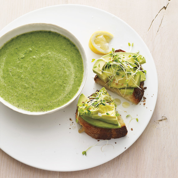 broccoli-spinach-soup-mbd108230.jpg