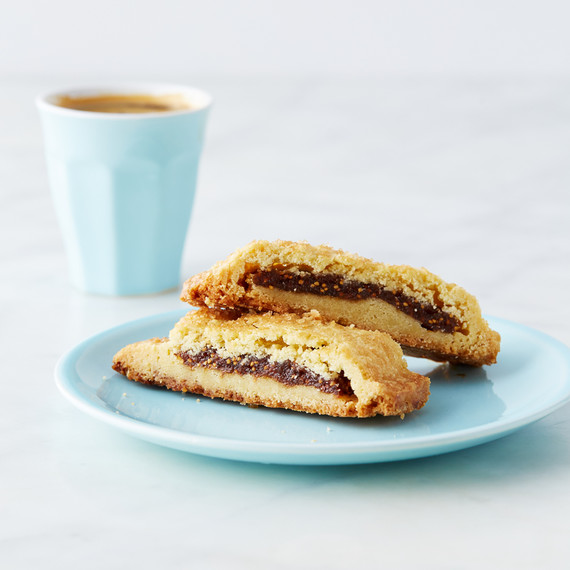 chewy-fig-bars-098-vert-d113085.jpg