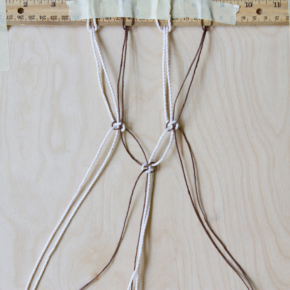 david_stark_design_macrame_vase_tie5.jpg (skyword:363928)