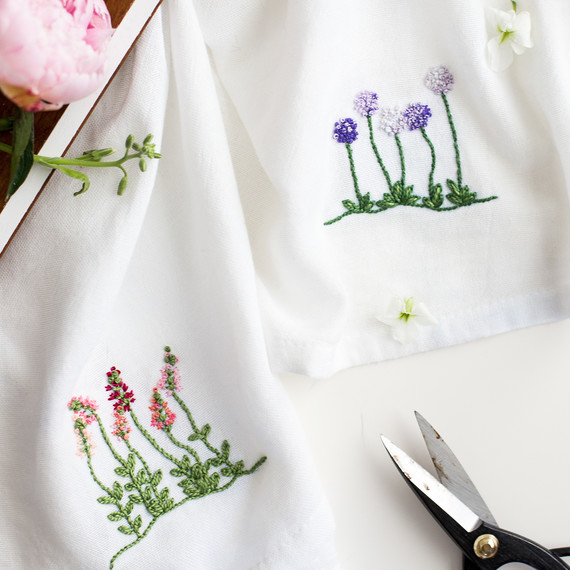 embroidered-flower-pattern-6832.jpg (skyword:295569)