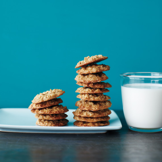 maple-oatmeal-cookies-med108019.jpg