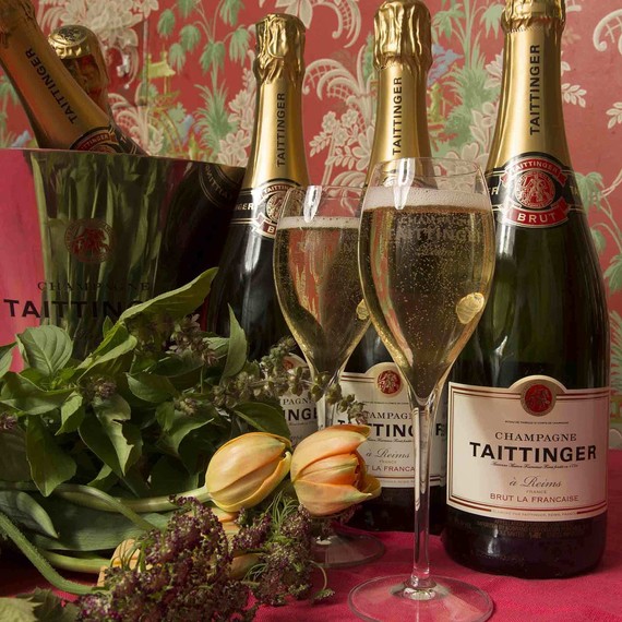 taittinger-holiday-bottles-1215.jpg (skyword:211413)