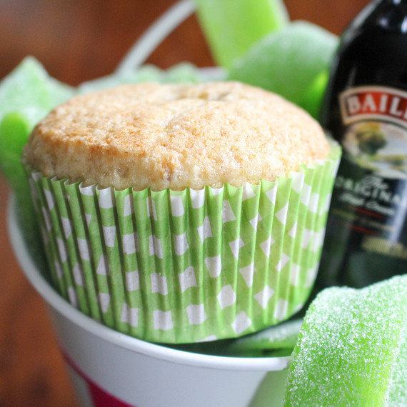 Easter-Party-Favor-Banana-Muffin.jpg (skyword:234391)
