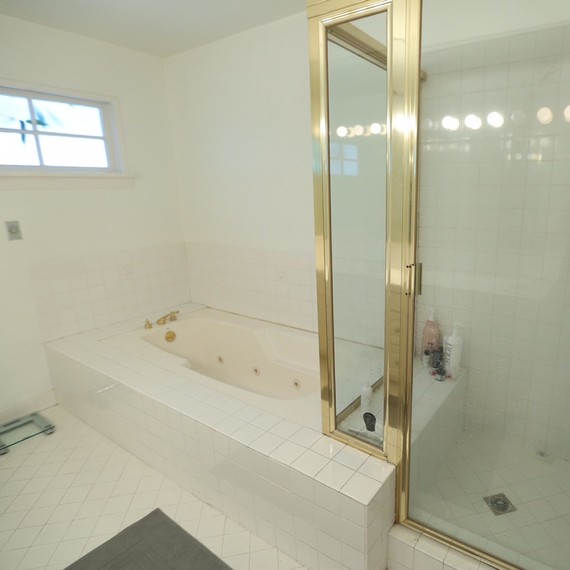 bathroom-remodel-modern-0815-11b