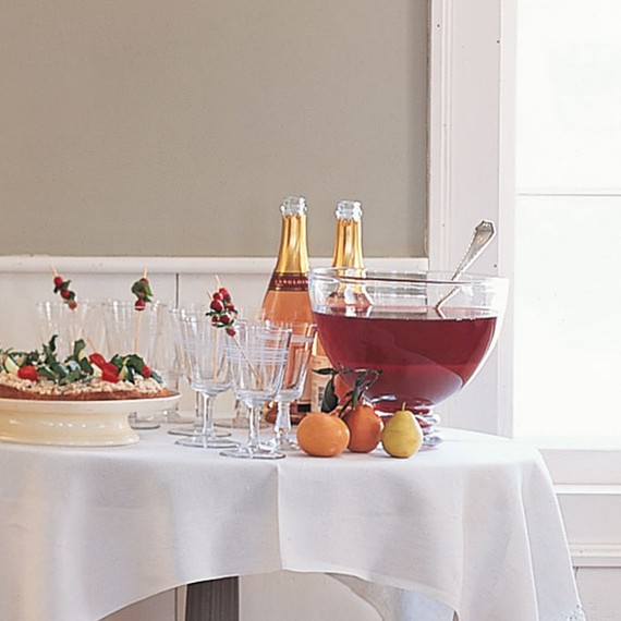 cranberry-pomegranate-punch-1216.jpg (skyword:373199)
