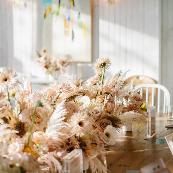 now trending: dried flowers now trending: dried flowers