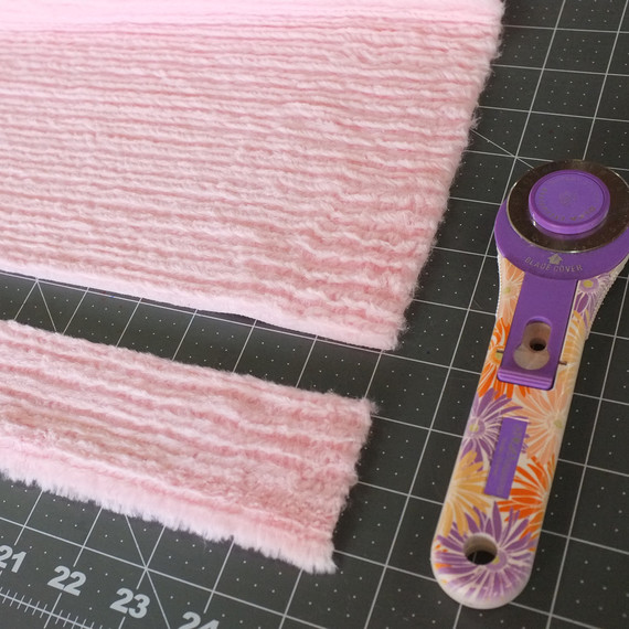 embellishedearmuffs-step1-102016.jpg (skyword:346768)