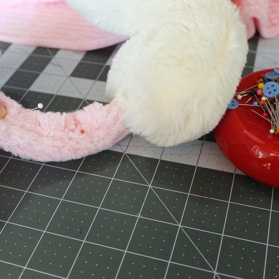 embellishedearmuffs-step2-102016.jpg (skyword:346780)