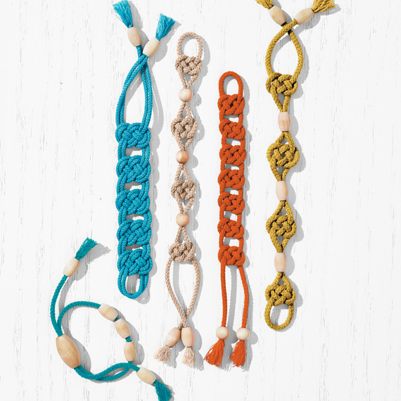 knot-bracelets-271-beads-d112023.jpg