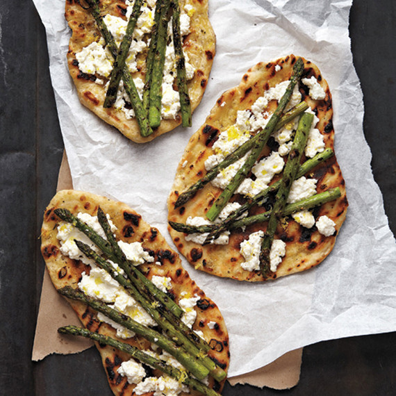 med105744_0710_grilled_asparagus.jpg