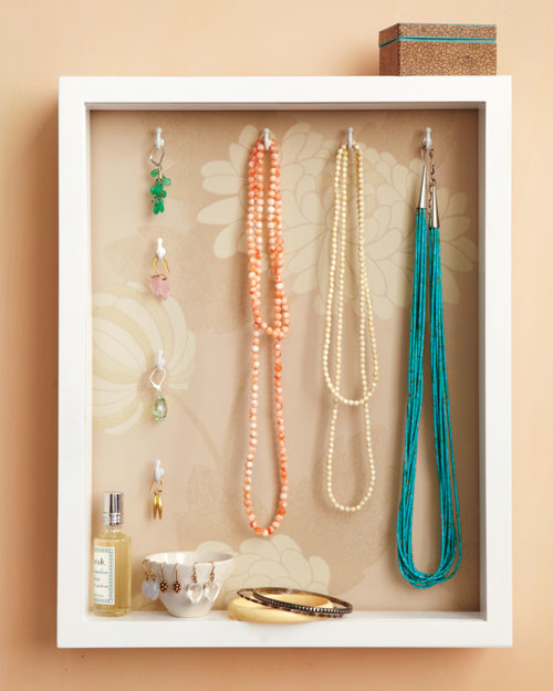 shadowbox-neckless-0511mld107066.jpg