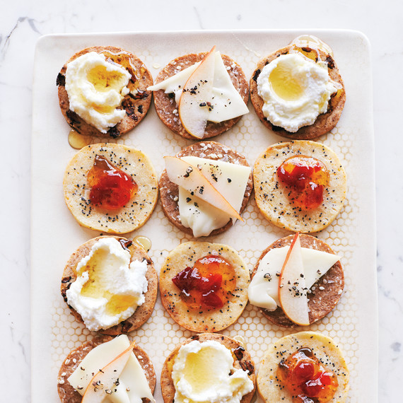 slice-bake-crackers-3746-d111531.jpg
