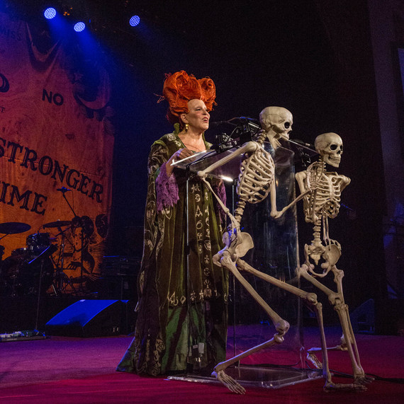bette-midler-hulaween-gala-2016-8.jpg