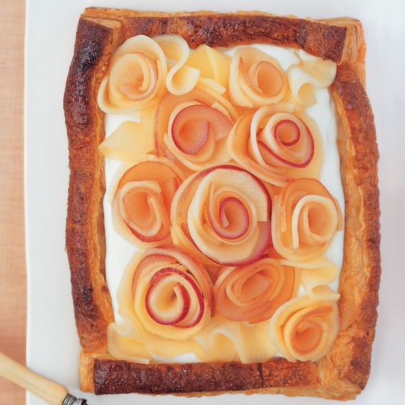 buttermilk-cream-tart-apple-roses.jpg