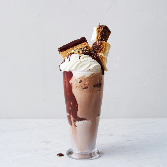 crop-smores-milkshake-010-d113025.jpg