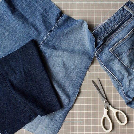 david_stark_design_denim_placemat_cut.jpg (skyword:359912)