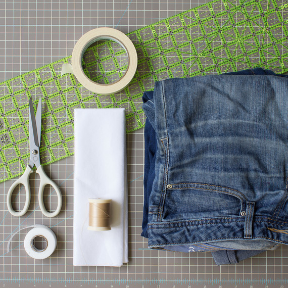 david_stark_design_denim_placemat_supplies.jpg (skyword:359903)