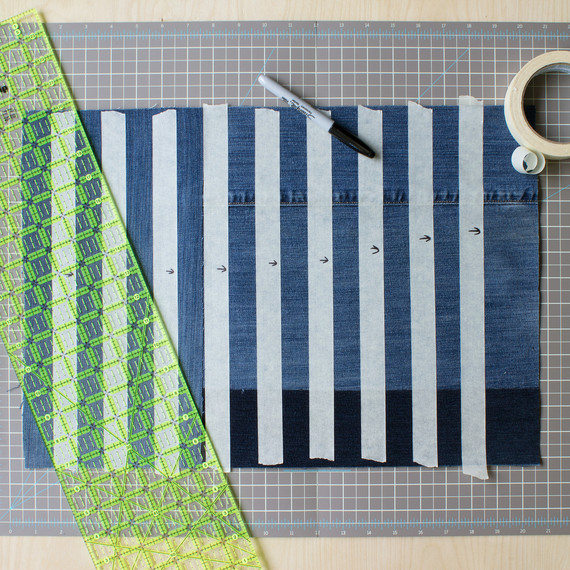 david_stark_design_denim_placemat_tapesew.jpg (skyword:359906)