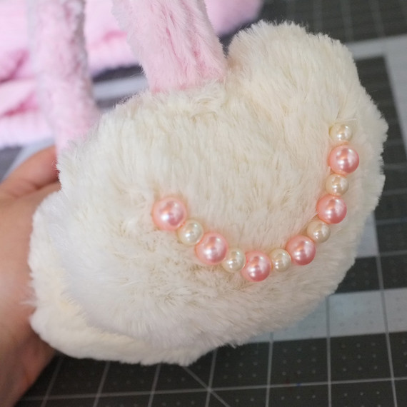 embellishedearmuffs-step11-102016.jpg (skyword:346816)