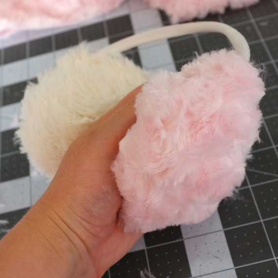embellishedearmuffs-step17-102016.jpg (skyword:346838)